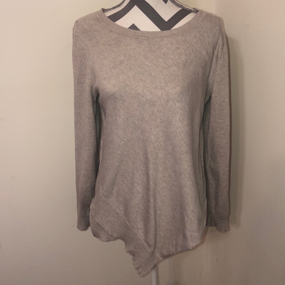 Beige lightweight sweater with asymmetrical hem